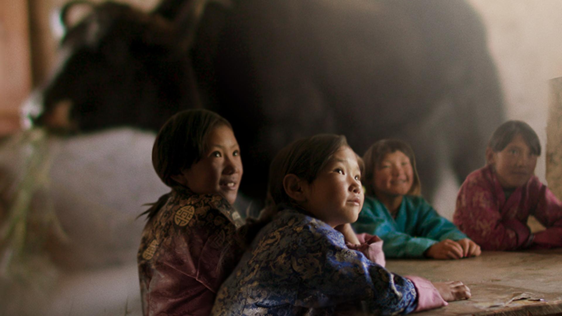 Lunana: A Yak in the Classroom