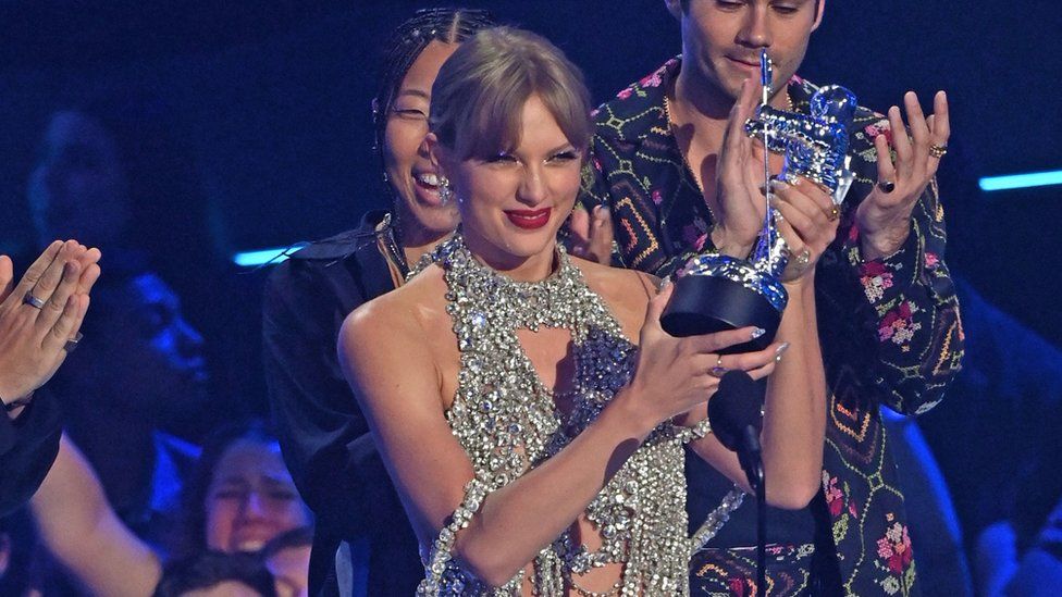 Udílení cen MTV Awards Taylor Swift vyhrála cenu za videoklip!